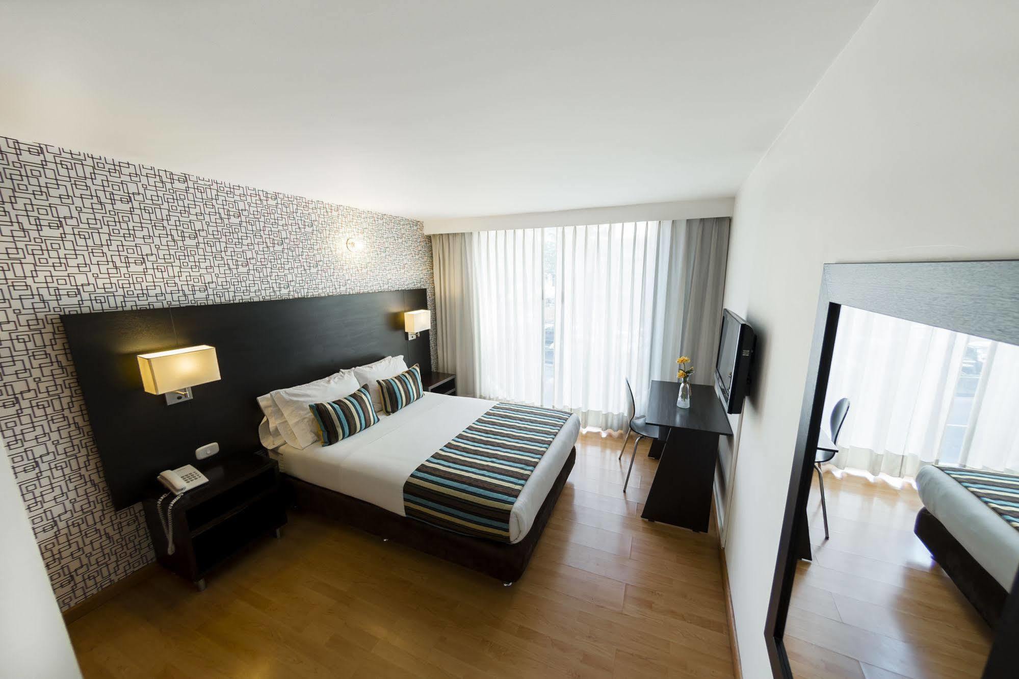 Hotel L'Etoile Javeriana โบโกตา ภายนอก รูปภาพ